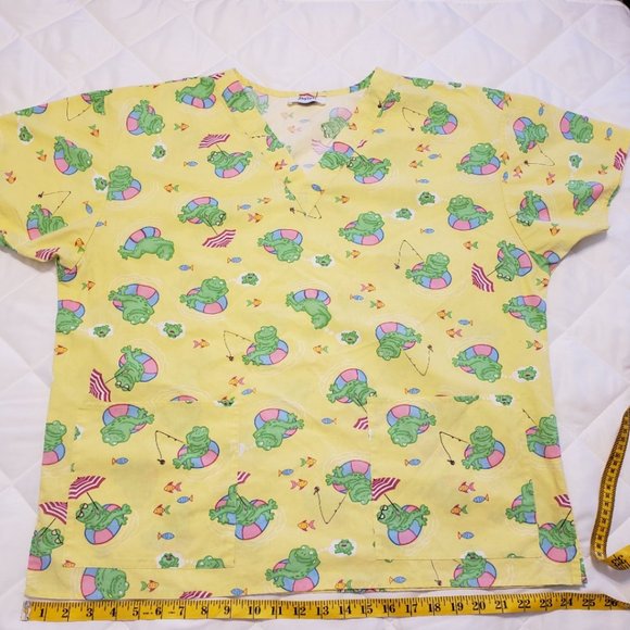 Jaylyn Frog Scrub Top - Picture 5 of 9